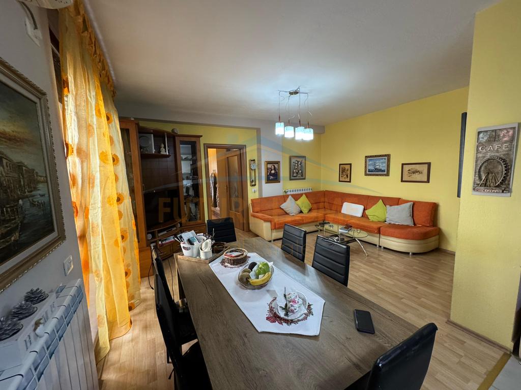 For sale, Apartment 2+1+2, Kavajes Street, Tirana.
