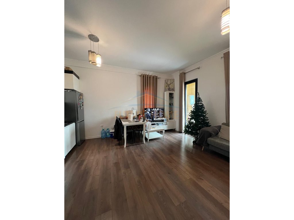 Shitet, Apartament 2+1+2, Square 21, Rruga e Kavajës