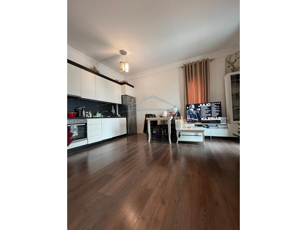 Shitet, Apartament 2+1+2, Square 21, Rruga e Kavajës