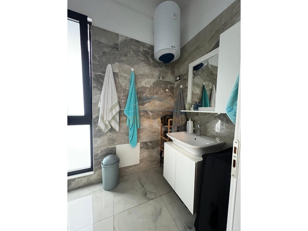 Shitet, Apartament 2+1+2, Square 21, Rruga e Kavajës