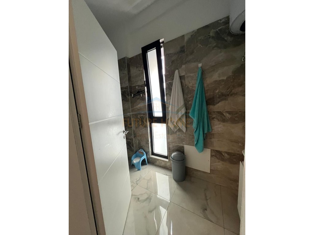 Shitet, Apartament 2+1+2, Square 21, Rruga e Kavajës