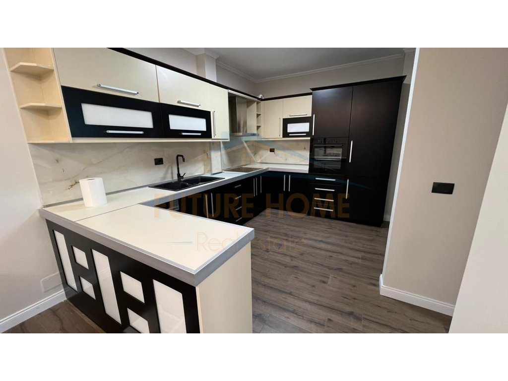 For sale, Apartment 2+1+2, Train Station, Tirana