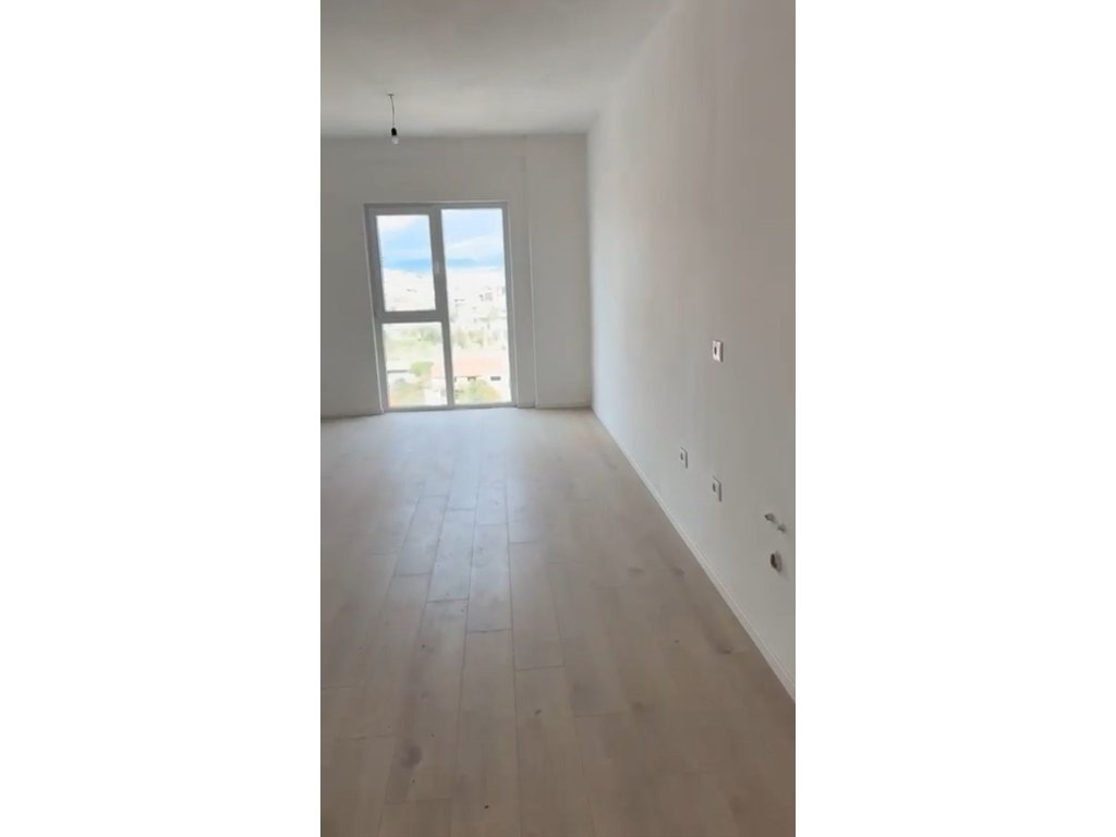 Shitet, Apartament 2+1+2, Tirana Entry , Tiranë.