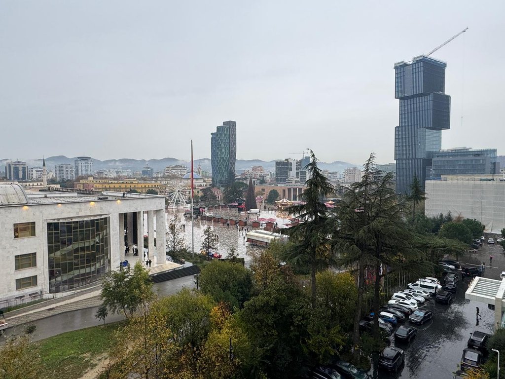 Shitet, Apartament 2+1+2, Tirana's Rock, Qendër.