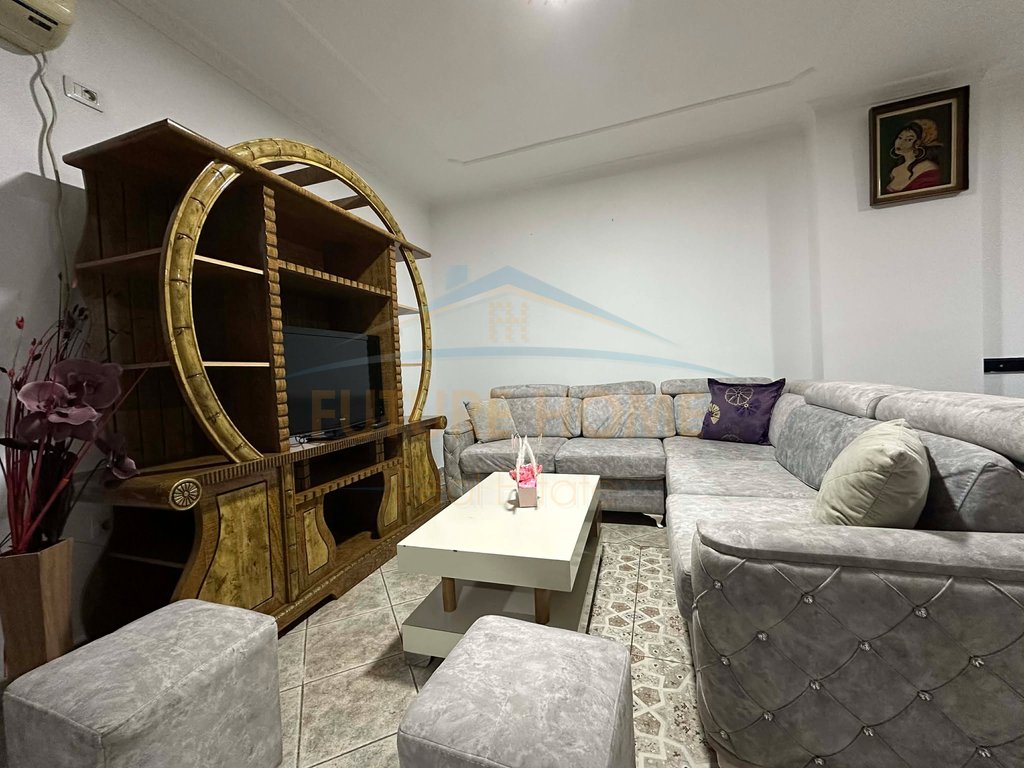 Shitet, Apartament 2+1+2, Unaza e Re