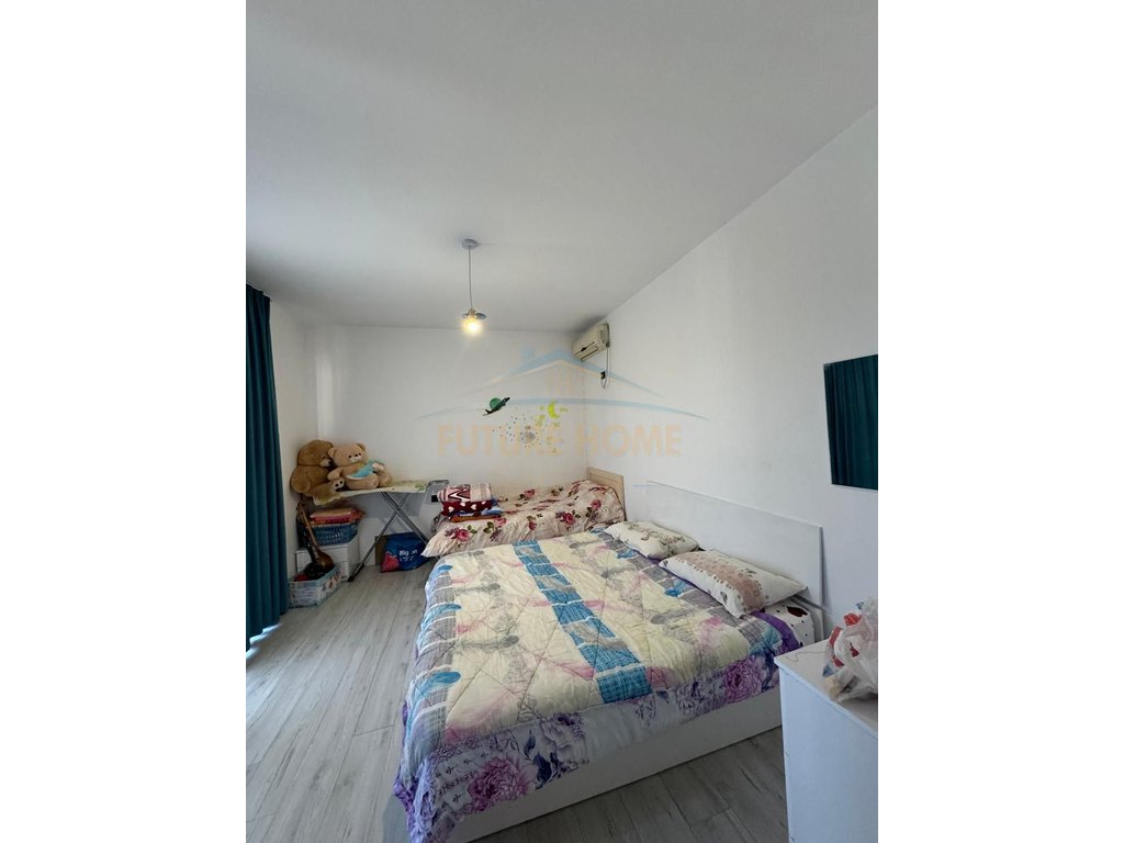 Shitet Apartament 2+1+2+ Verande, Shkozë