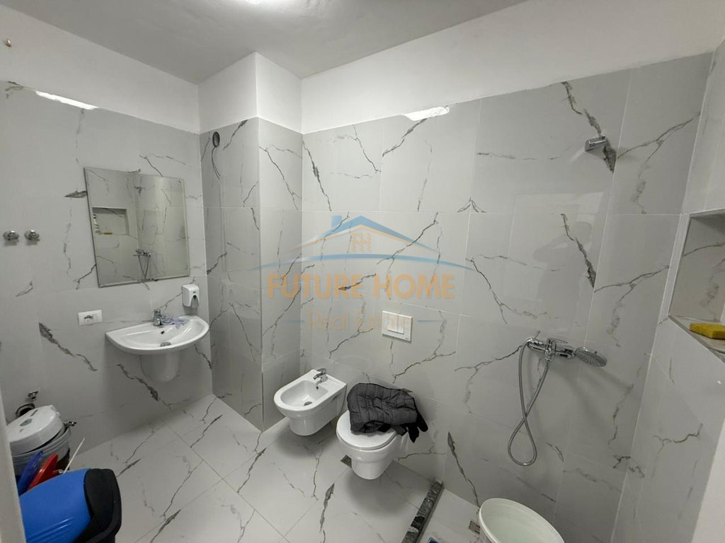 Shitet, Apartament 2+1+2 ,Zogu i Zi,Tiranë