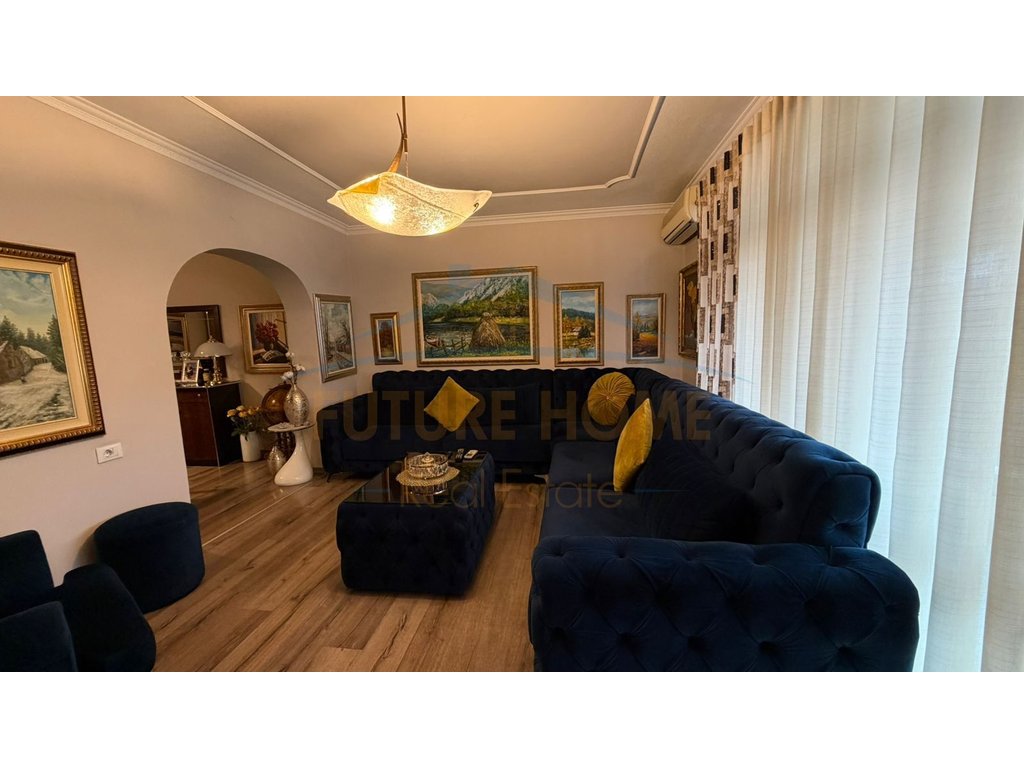 Shitet, Apartament 2+1 , 21 Dhjetori