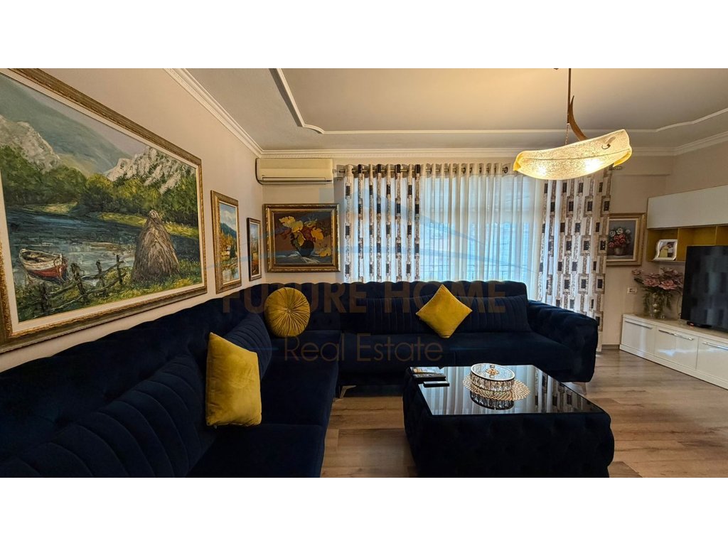 Shitet, Apartament 2+1 , 21 Dhjetori