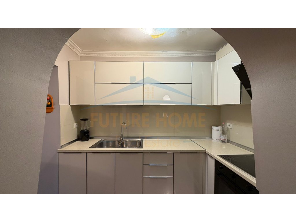 Shitet, Apartament 2+1 , 21 Dhjetori