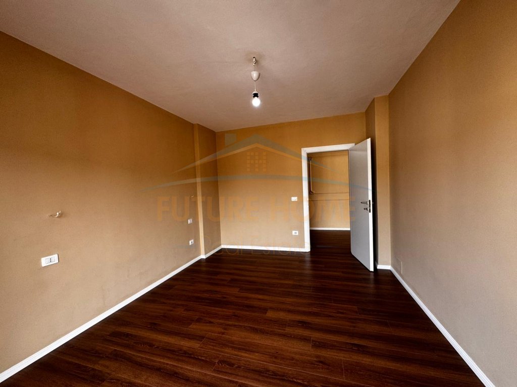 For Sale, 2+1 Apartment with Veranda, Police Directorate, Durres