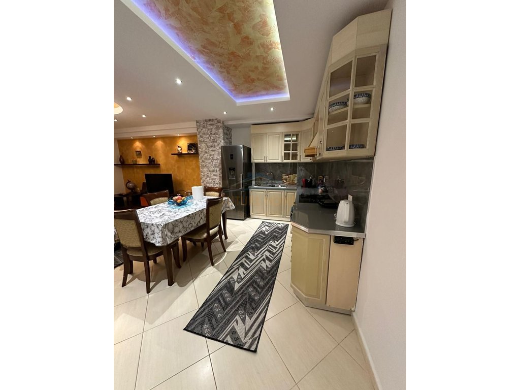 For sale, 2+1 Apartment, Elbasan Street, Tirana