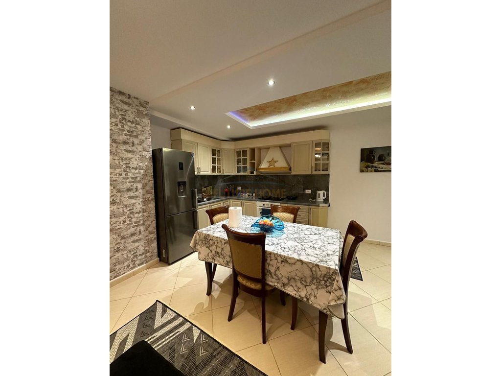 For sale, 2+1 Apartment, Elbasan Street, Tirana