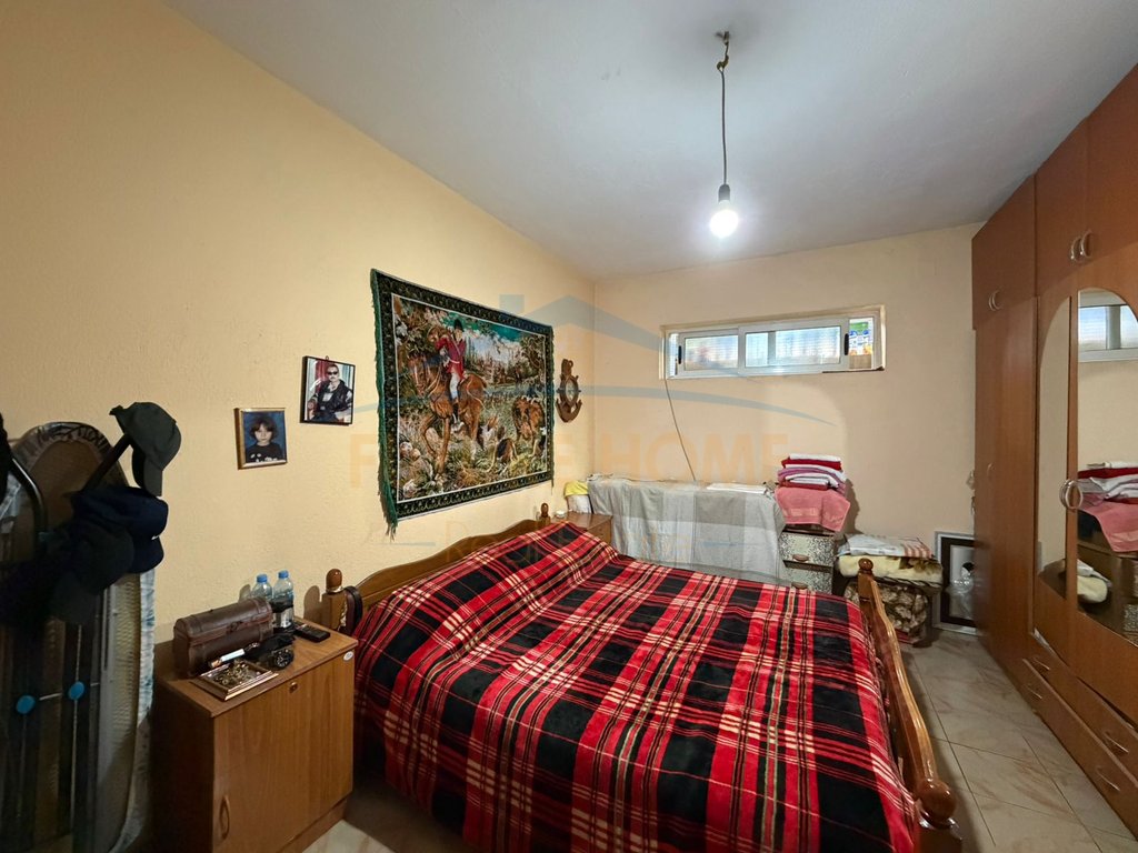 Shitet, Apartament 2+1+ Ambient Biznesi , Rruga Kongresi i Manastirit