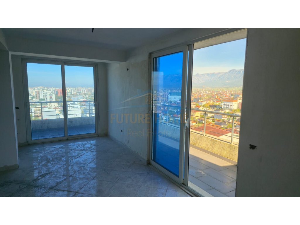 Shitet,Apartament 2+1, Bulevardi Blu, Kamez