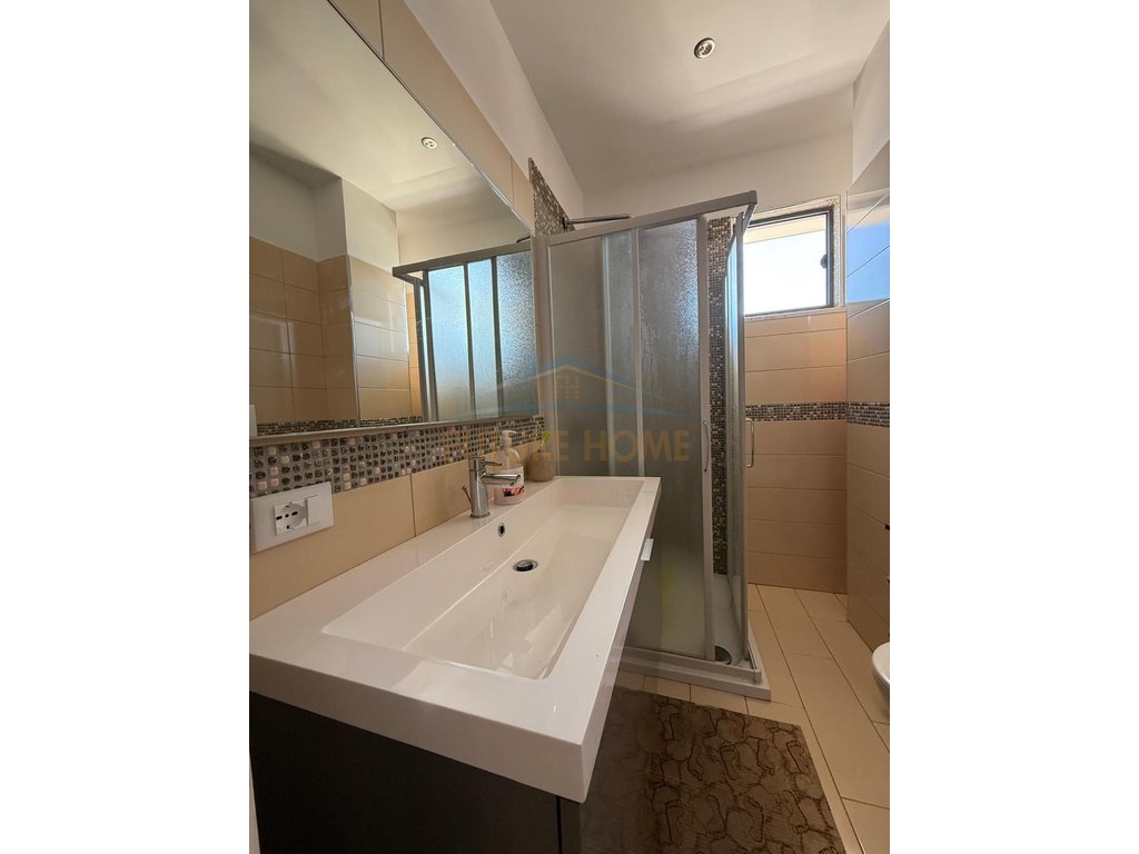 Shitet, Apartament 2+1+Depo,Pranë UKD, Durrës