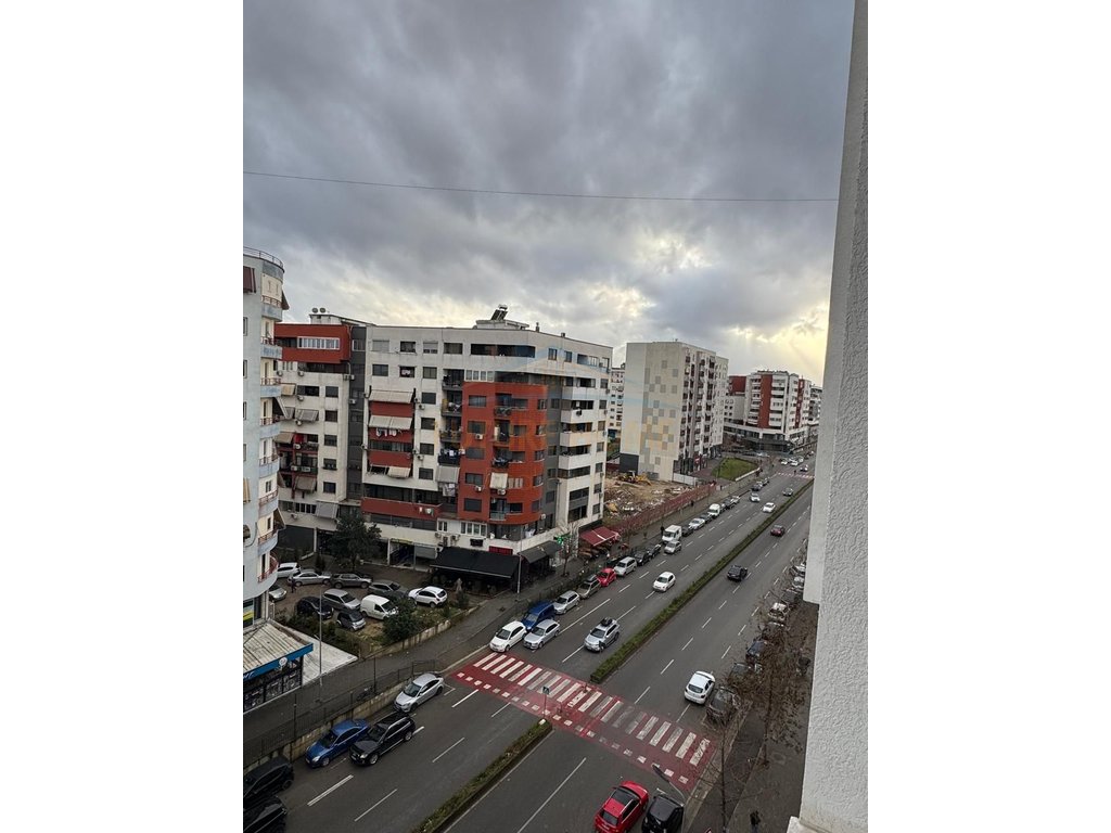 Shitet Apartament 2+1 dhe Gasoniere, Bulevardi Migjeni, Kompleksi Molla.