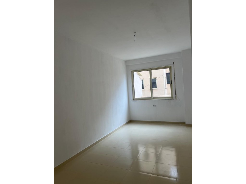 Shitet Apartament 2+1, Durres