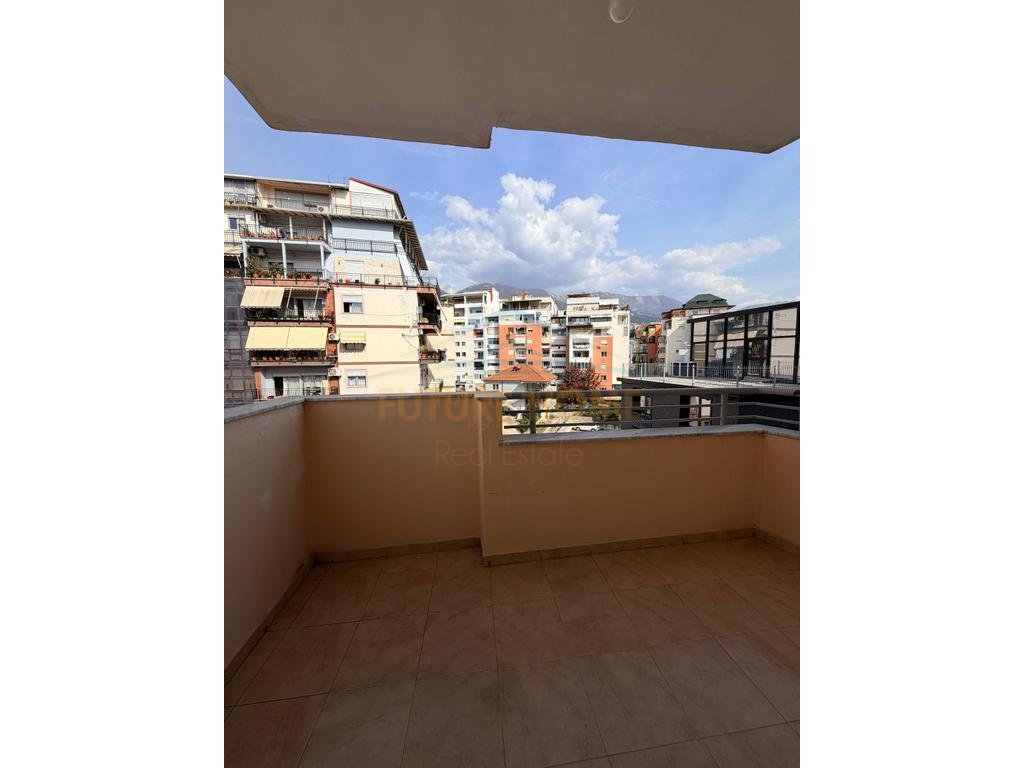 For sale, 2+1 Apartment, Fresk, Tirana.