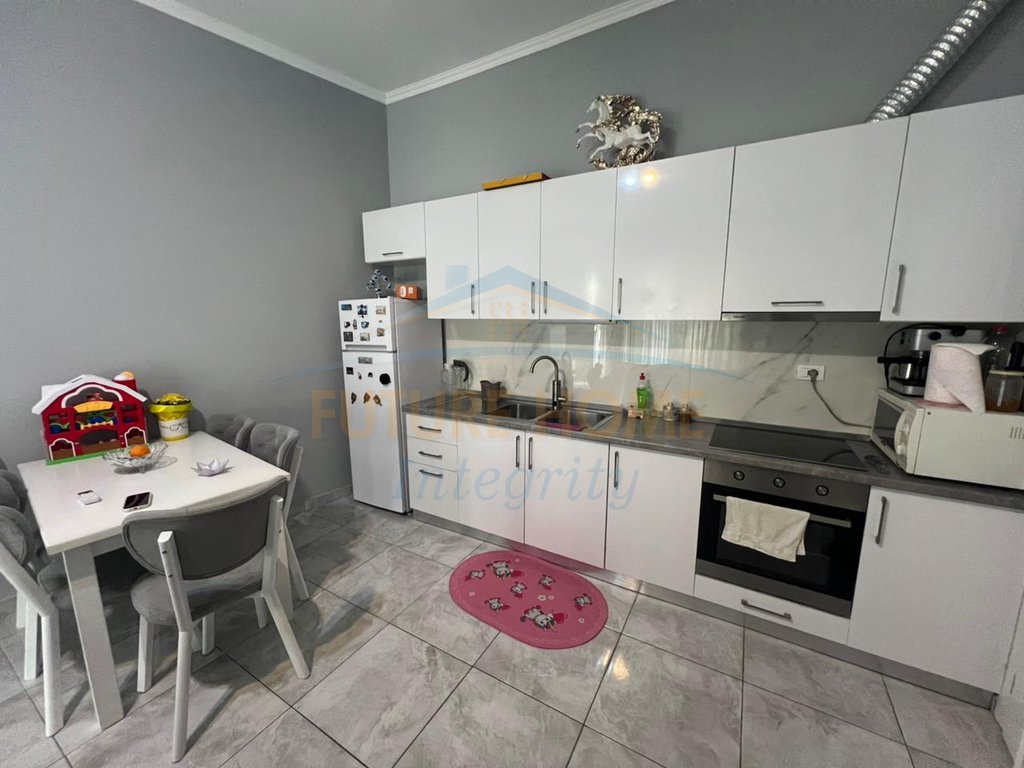 For sale, 2+1 Apartment, Fresku, Tirana.