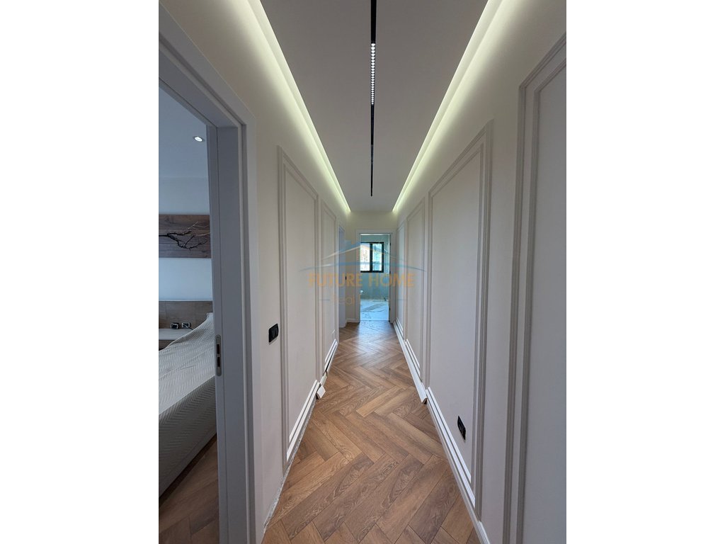 Shitet , Apartament 2+1+ Garderob, Bulevardi Bajram Curri, Tiranë.