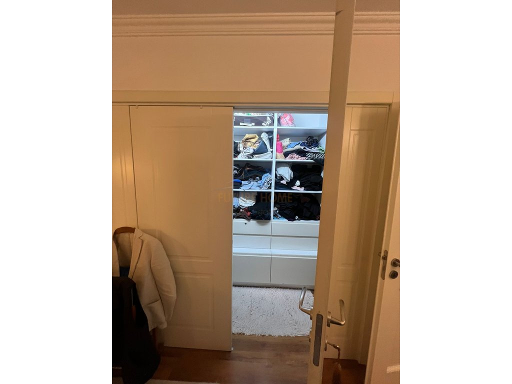For sale, Apartment 2+1 + Walk-in closet, Kavaja Street, Tirana