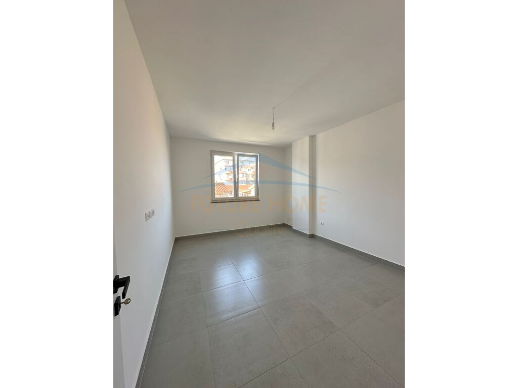 Shitet, Apartament 2+1, Golem
