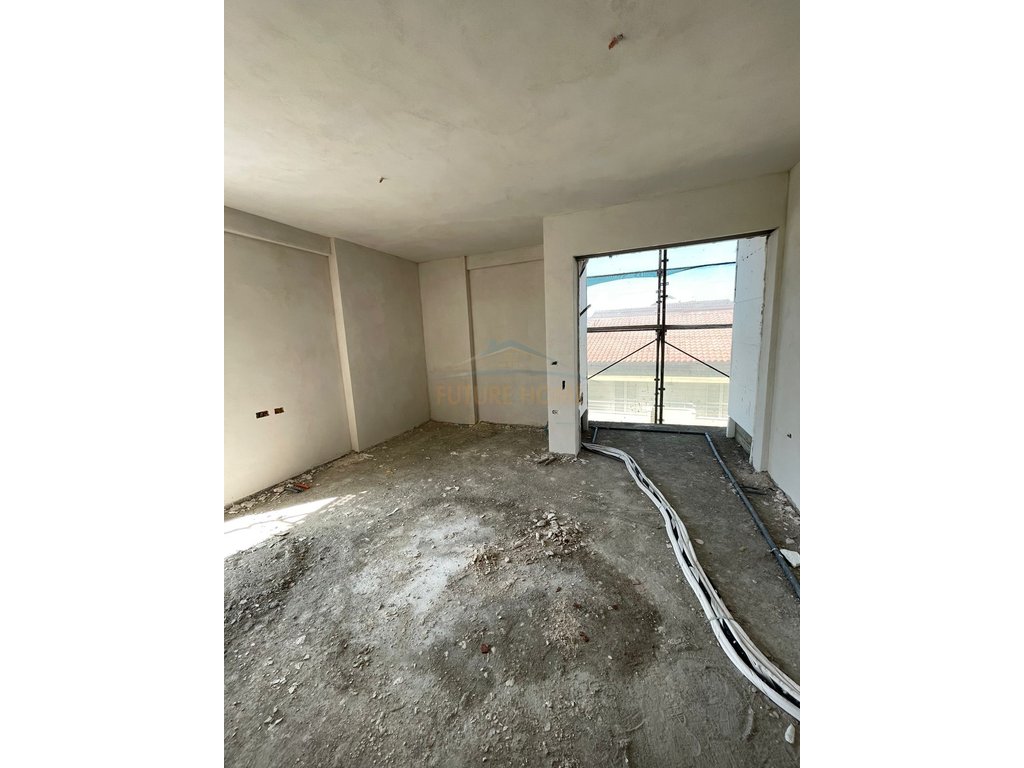 For sale, 2+1 Apartment, Kamez, Tirana.