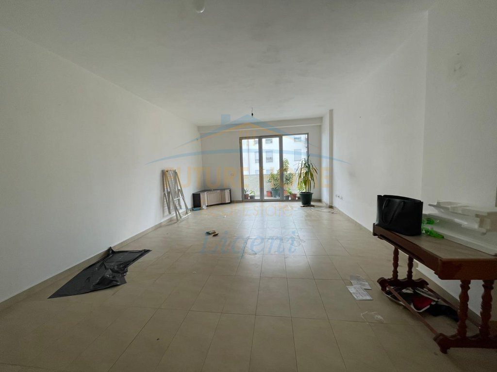 For sale, 2+1 Apartment, Kinostudio, Tirana