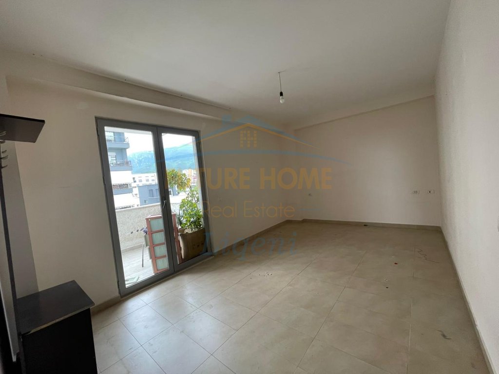 For sale, 2+1 Apartment, Kinostudio, Tirana