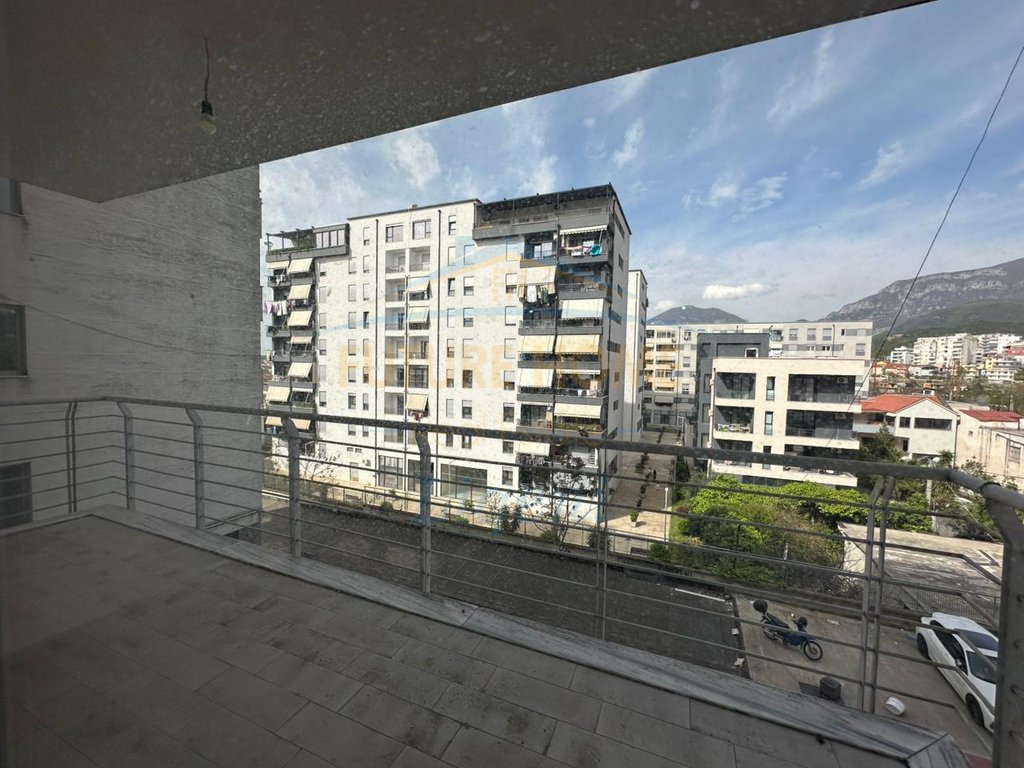 For sale, 2+1 Apartment, Kinostudio, Tirana