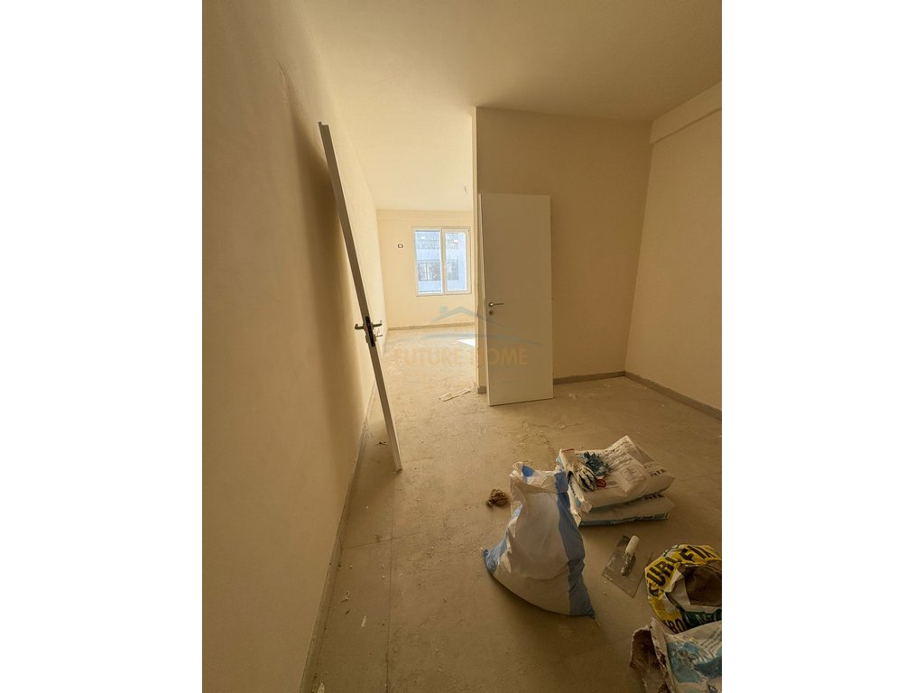For sale, 2+1 Apartment, Bushgjokaj Complex, Kamez