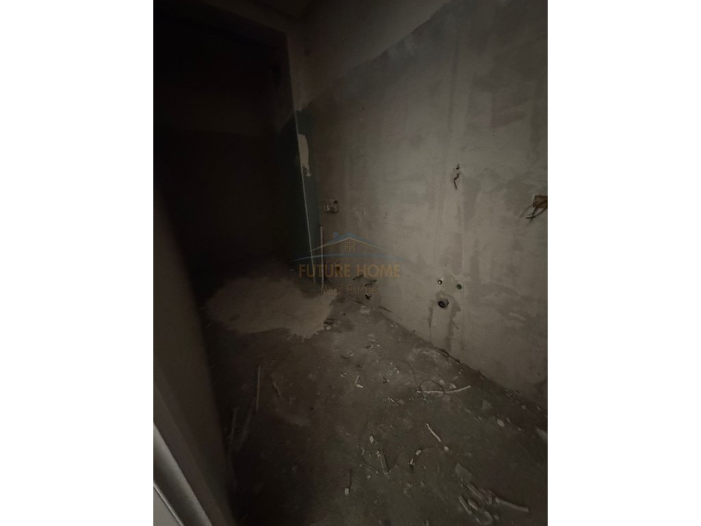 For sale, 2+1 Apartment, Bushgjokaj Complex, Kamez