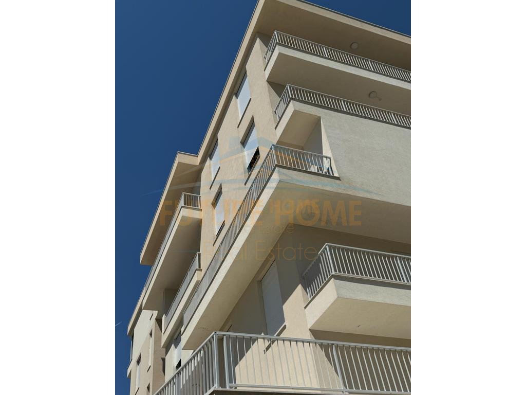 For sale, 2+1 Apartment, Polifunctional Complex, Currila, Durrës