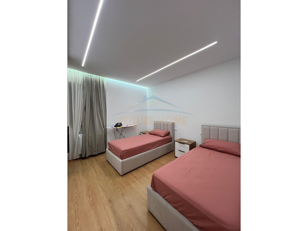 Shitet, Apartament 2+1, Kompleksi Univers City, Tiranë.