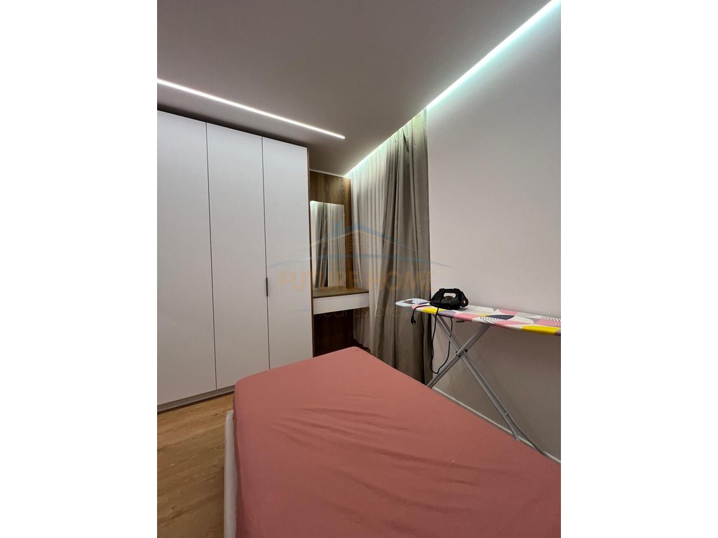 Shitet, Apartament 2+1, Kompleksi Univers City, Tiranë.
