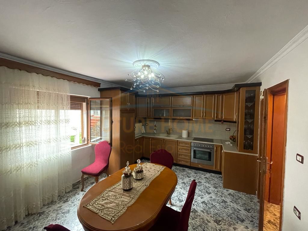 For sale, 2+1 Apartment, Neighborhood 10, Korçë