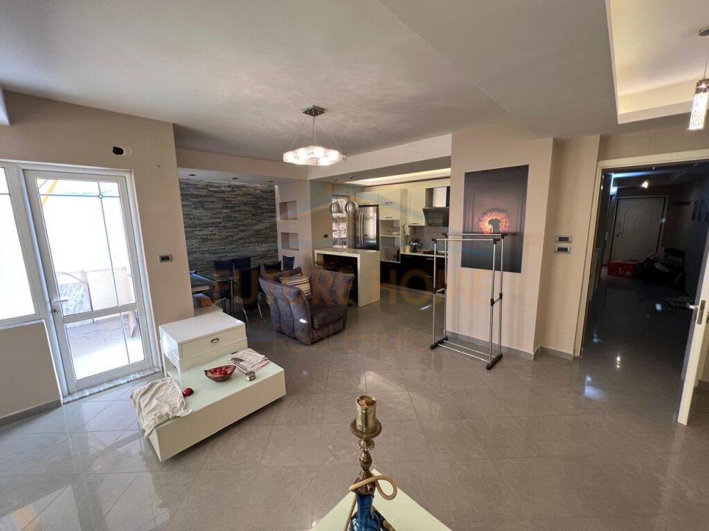 Apartament 2+1, Lagjia 5, Korçë.
