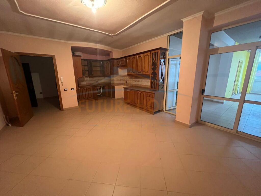 For sale, Apartment 2+1, Neighborhood 6, Korça