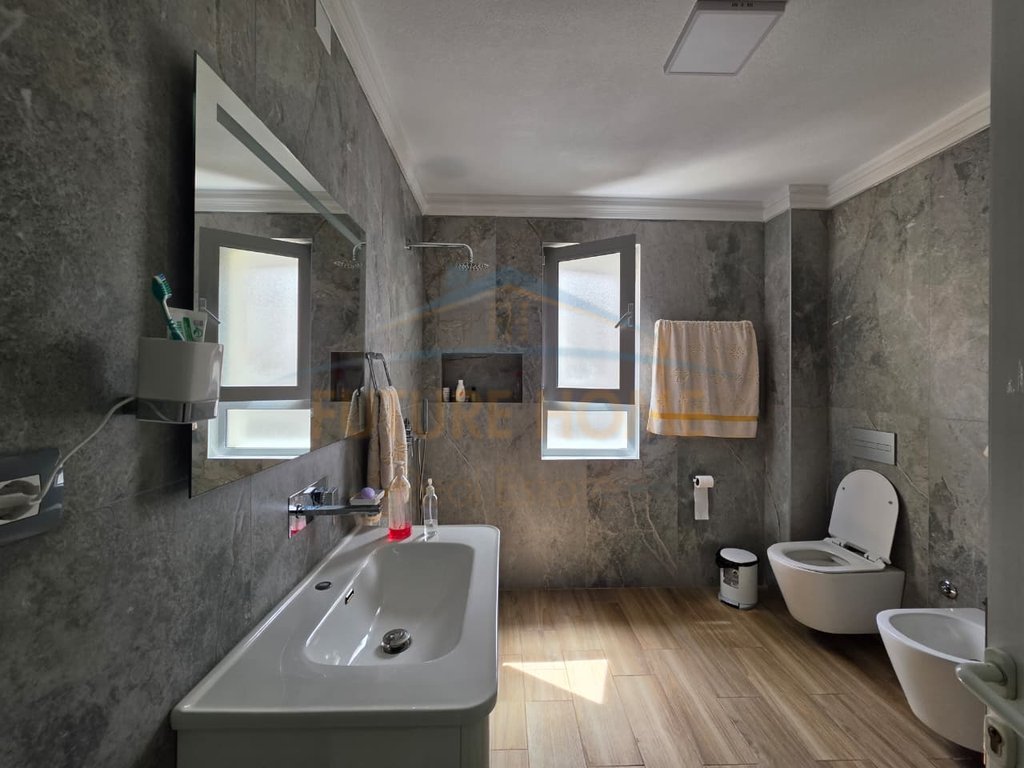 For sale, 2+1 Apartment, Neighborhood 9, Korçë.
