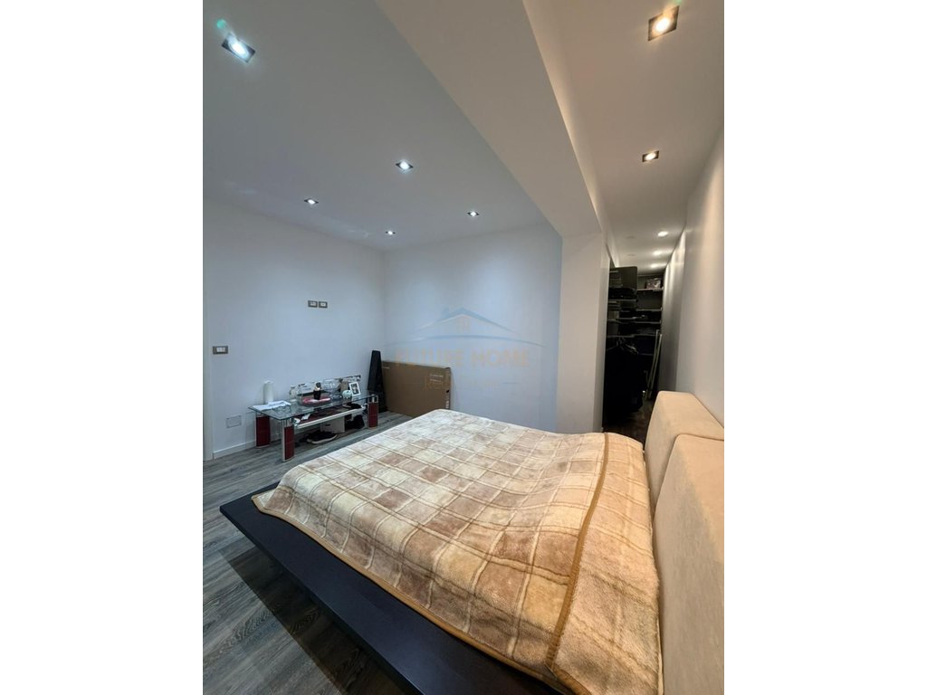 For sale, 2+1 Apartment Lapraka, Tirana.