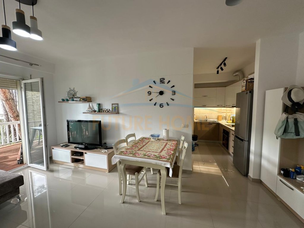 Shitet, Apartament 2+1, Lura 3, Gjiri i Lalzit.