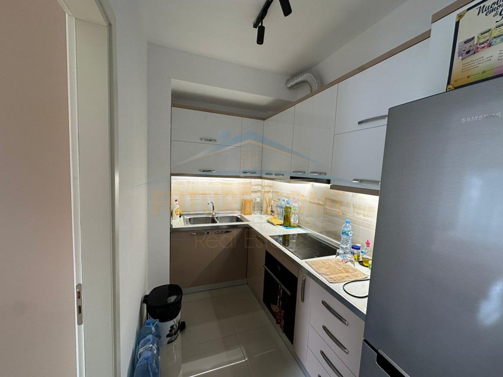 Shitet, Apartament 2+1, Lura 3, Gjiri i Lalzit.