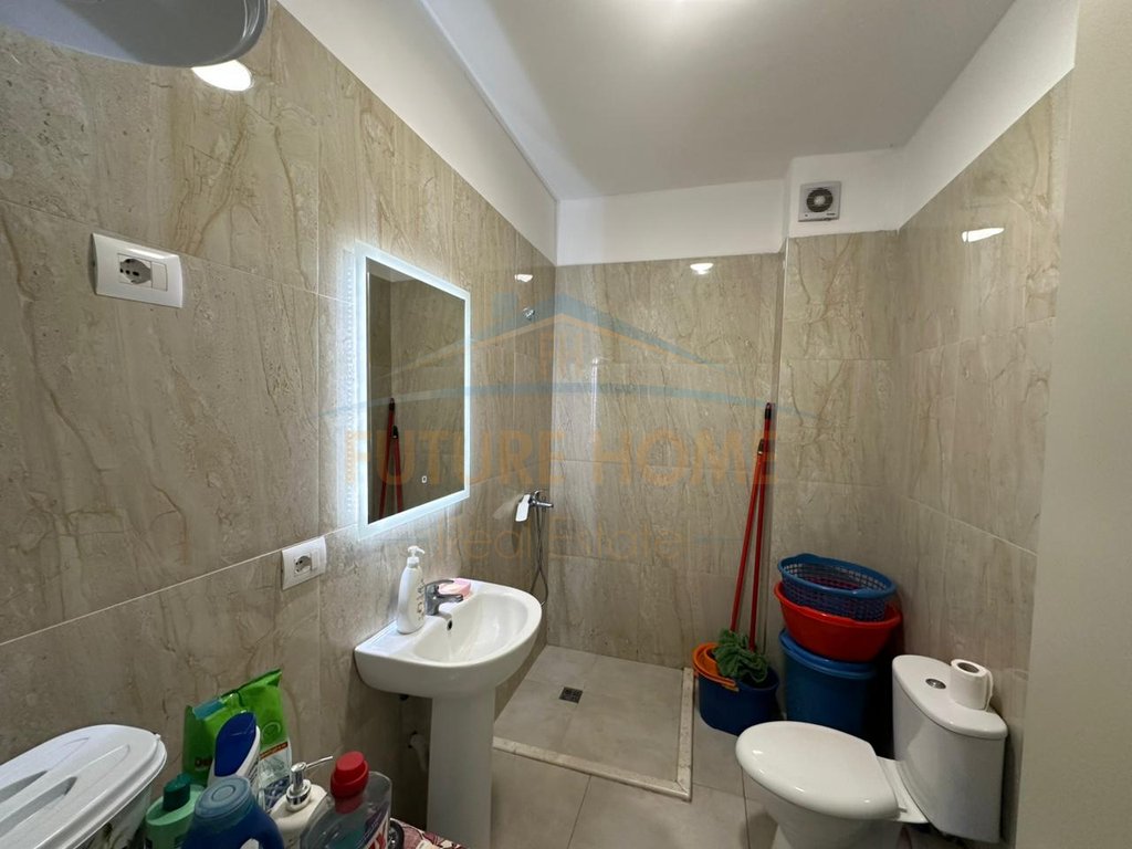 Shitet, Apartament 2+1, Lura 3, Gjiri i Lalzit.