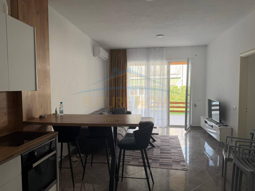 Shitet, Apartament 2+1, Lura 3, Gjiri i Lalzit.