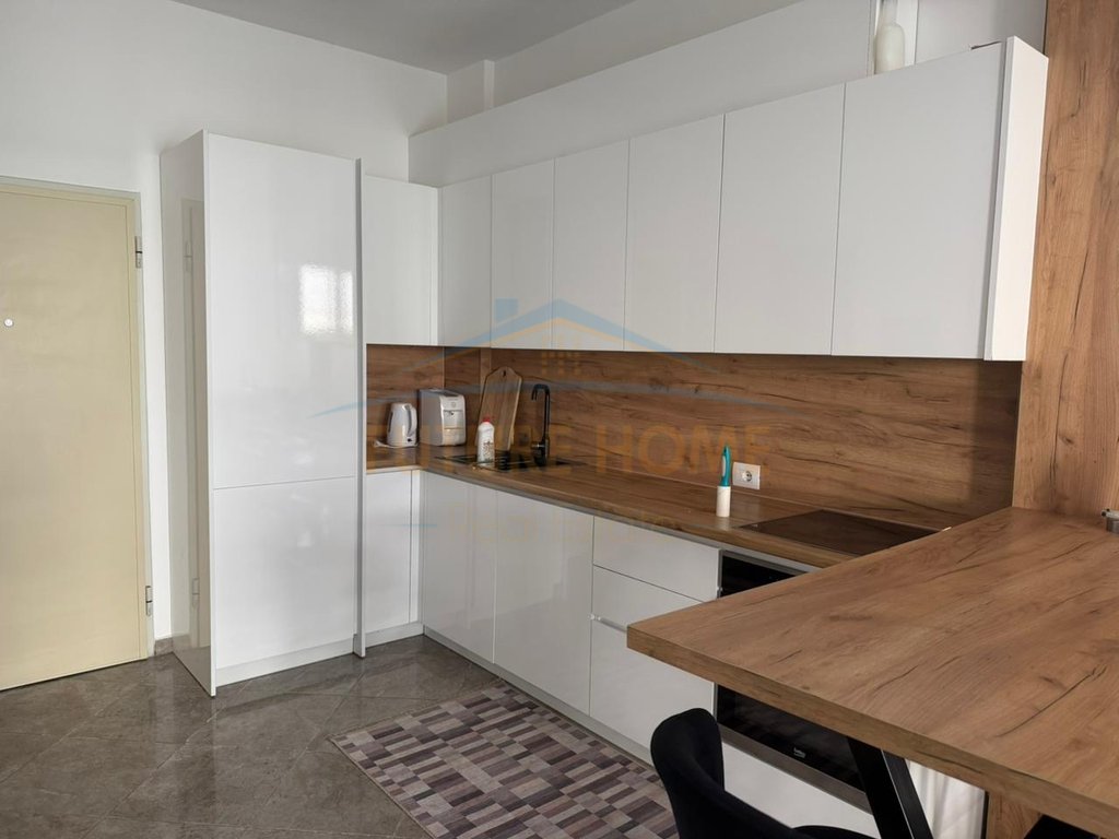 Shitet, Apartament 2+1, Lura 3, Gjiri i Lalzit.