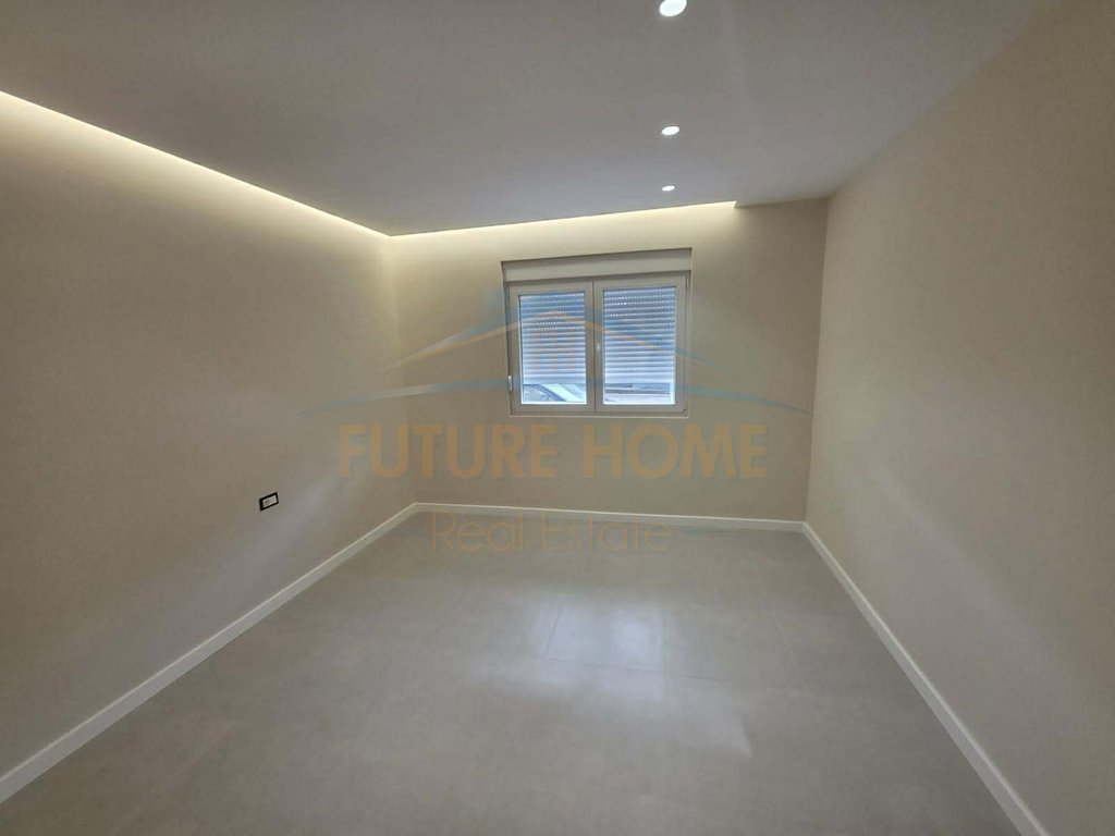 For sale, 2+1 Apartment, Oxhaku, Tirana.