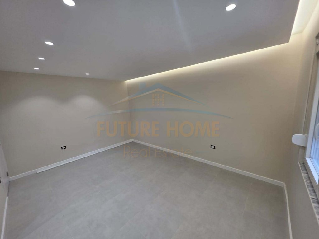 For sale, 2+1 Apartment, Oxhaku, Tirana.