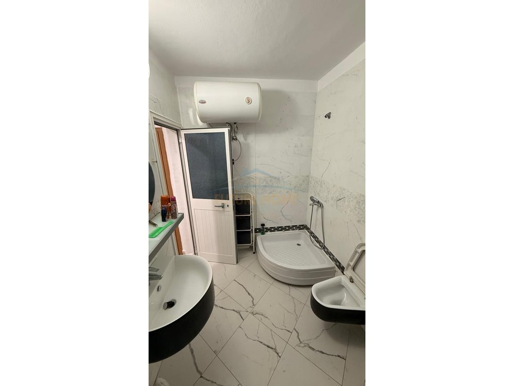 For sale, 2+1 Apartment, Beach, Near Hotel "Adriatik" Durres