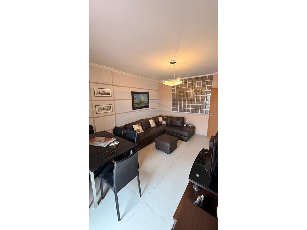 For sale, 2+1 Apartment, Beach, Near Hotel "Adriatik" Durres